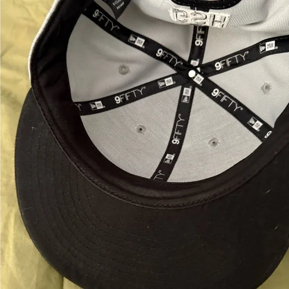 NFL Bears Gray and Black Cap - Picture 6 of 10